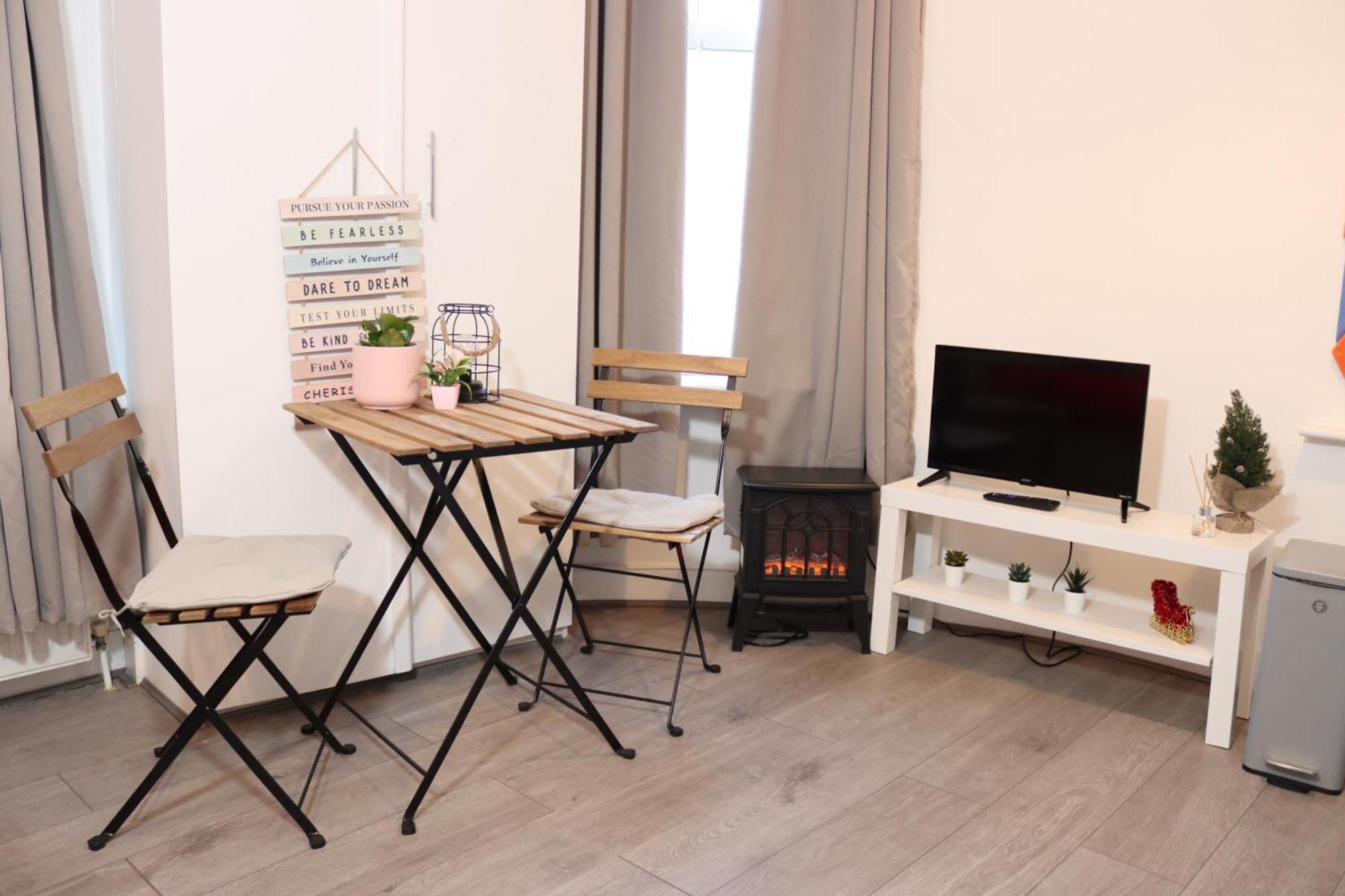 Cosy Studio With Kitchenette And Private Bathroom - 15Mins To Central London! Exterior foto